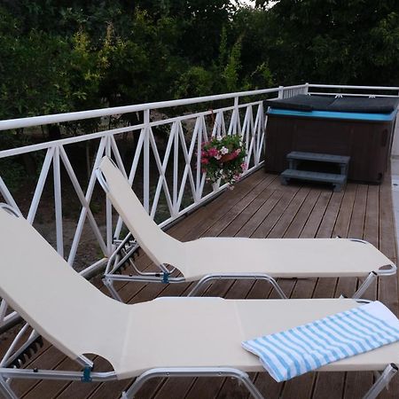 Apartamento Luxury Fani House Next To Harbor Area With Jacuzzi Paphos Exterior foto