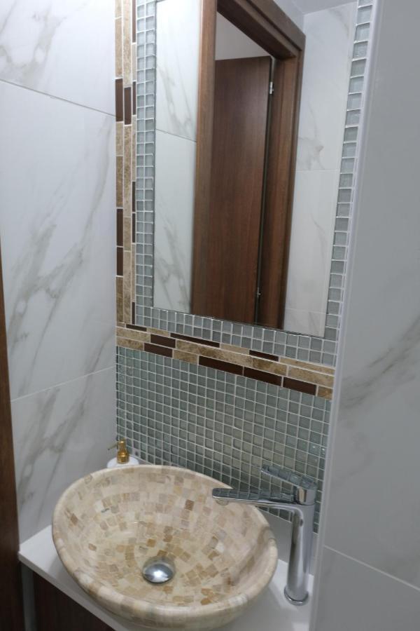 Apartamento Luxury Fani House Next To Harbor Area With Jacuzzi Paphos Exterior foto