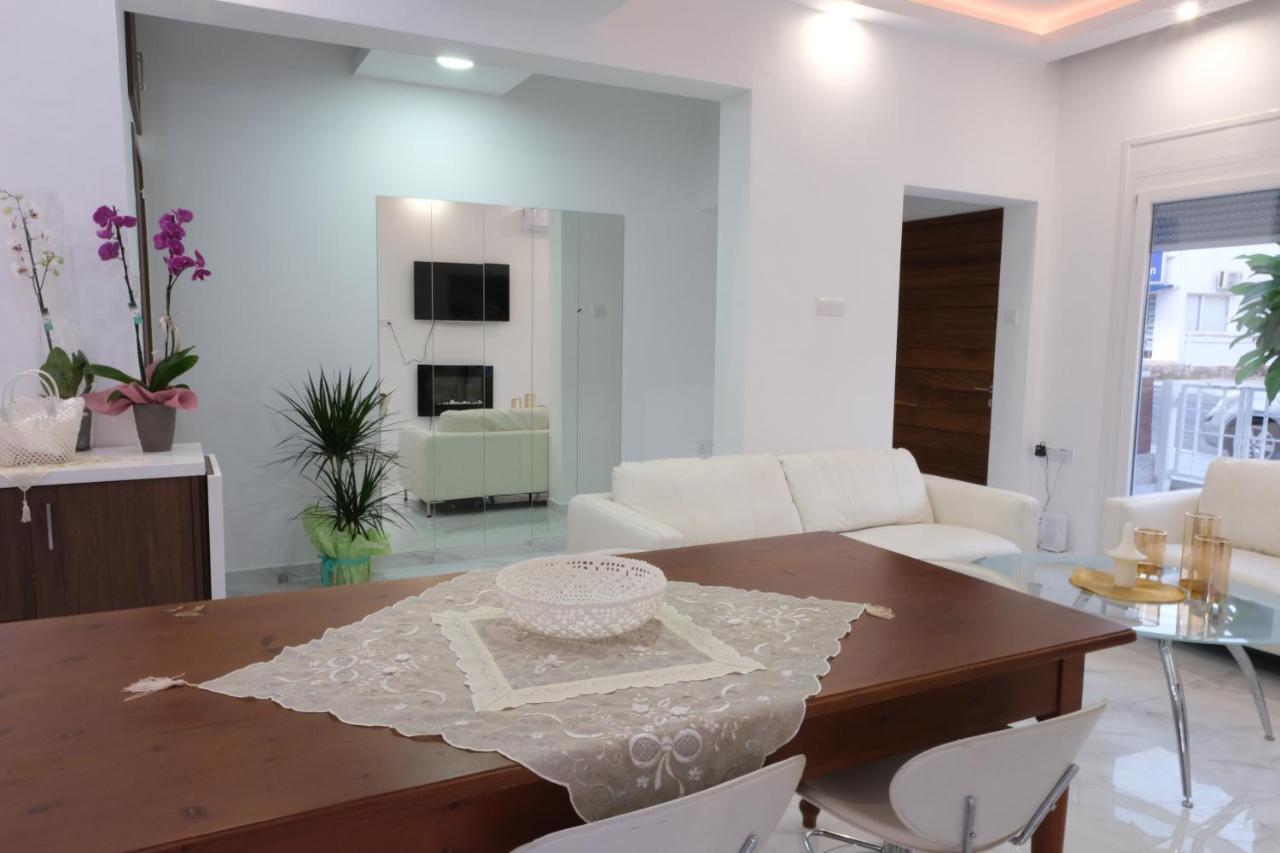 Apartamento Luxury Fani House Next To Harbor Area With Jacuzzi Paphos Exterior foto