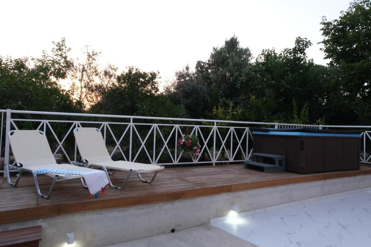 Apartamento Luxury Fani House Next To Harbor Area With Jacuzzi Paphos Exterior foto